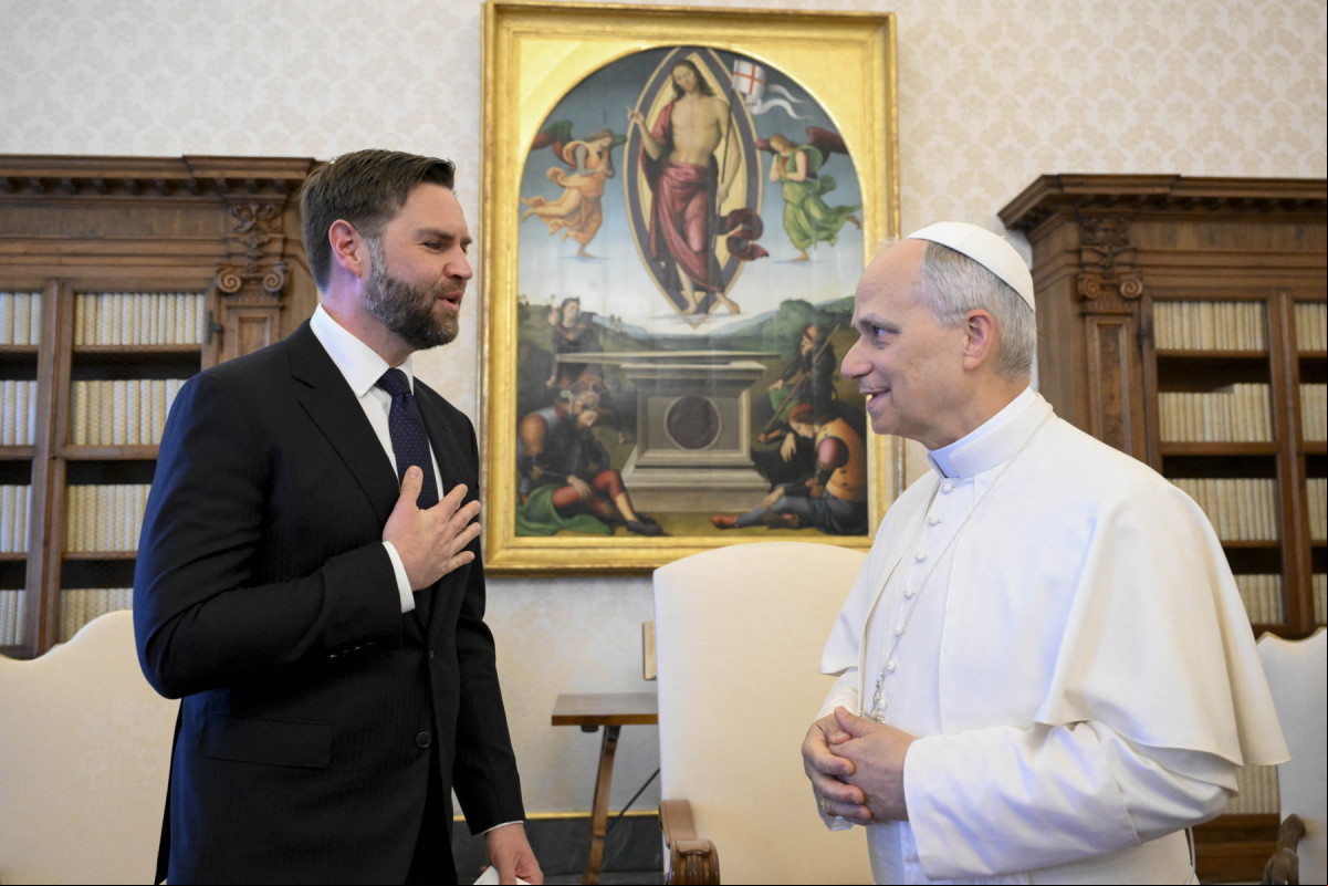 O vice-presidente dos EUA em audiência privada com o Papa Leão 14 no Vaticano.(Handout / VATICAN MEDIA / AFP) O vice-presidente dos EUA em audiência privada com o Papa Leão 14 no Vaticano./Handout / VATICAN MEDIA / AFP