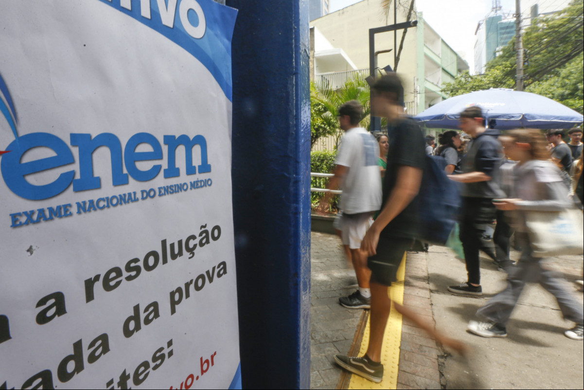 São Paulo (SP), 10/11/2024 - Estudantes no segundo dia de provas do ENEM na UNIP Vergueiro em São Paulo. Foto: Paulo Pinto/Agência Brasil (Paulo Pinto/Agência Brasil) São Paulo (SP), 10/11/2024 - Estudantes no segundo dia de provas do ENEM na UNIP Vergueiro em São Paulo. Foto: Paulo Pinto/Agência Brasil/Paulo Pinto/Agência Brasil