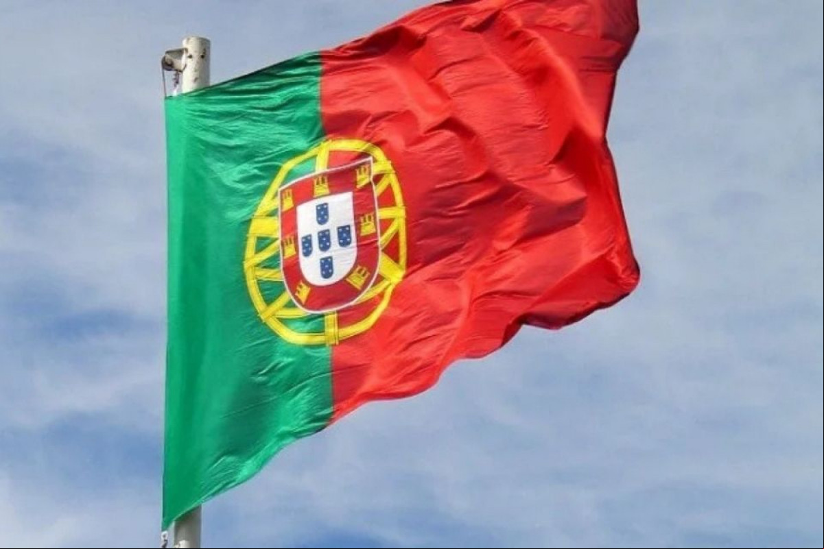 Domínio público (Bandeira de Portugal) Domínio público/Bandeira de Portugal